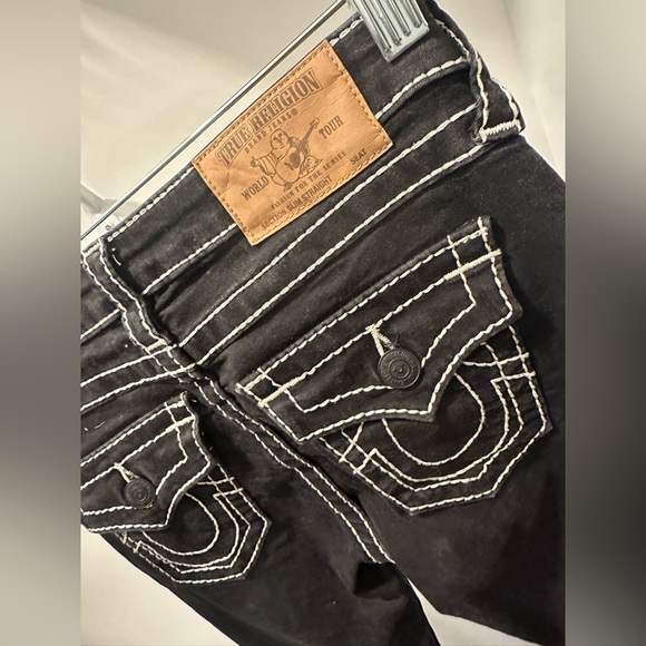 True Religion Black Skinny Jeans with White Stitching - Picture 3 of 11